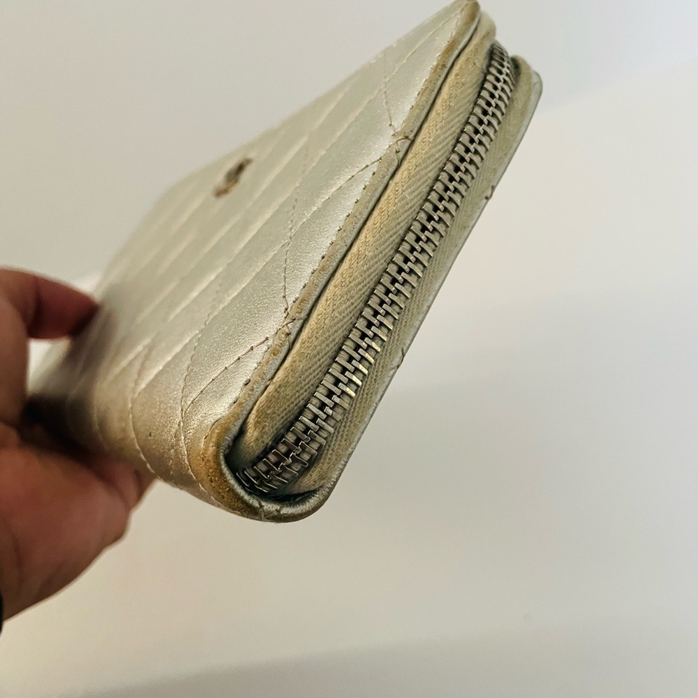 Chanel Quilted Silver Wallet - Picture 4 of 13